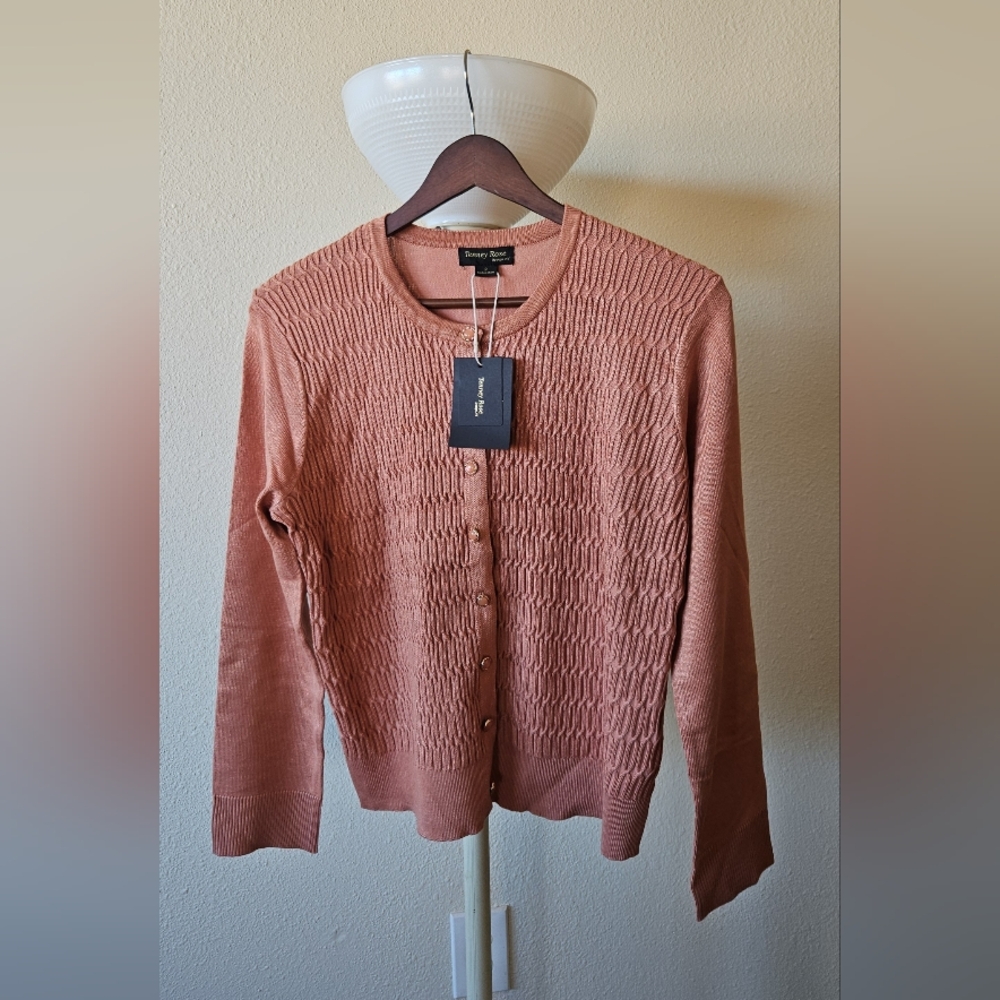 Tenney Rose Cropped 3/4 length Sleeve Sweater